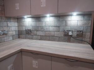 Tiling KitchenTiling Splashback GresTiles BrickEffect MitreCuts DoncasterQualityTiling Kerakoll BALGrout WallTiles UKTiler HomeImprovement KitchenDesign DoncasterTiler DoncasterTiling